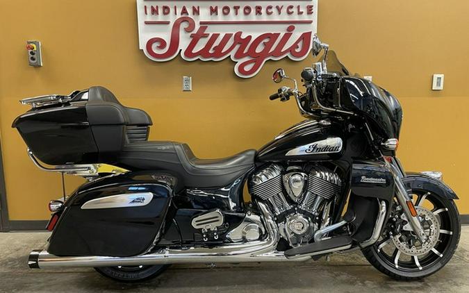 2021 Indian Roadmaster Limited Thunder Black Azure Crystal