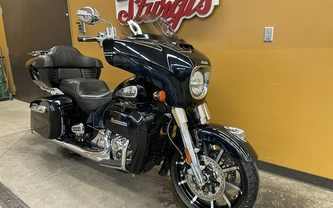 2021 Indian Motorcycle® Roadmaster® Limited Thunder Black Azure Crystal