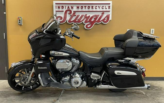 2021 Indian Roadmaster Limited Thunder Black Azure Crystal