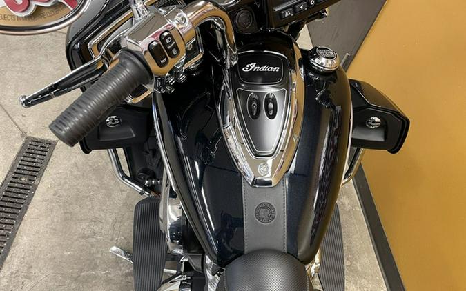 2021 Indian Roadmaster Limited Thunder Black Azure Crystal