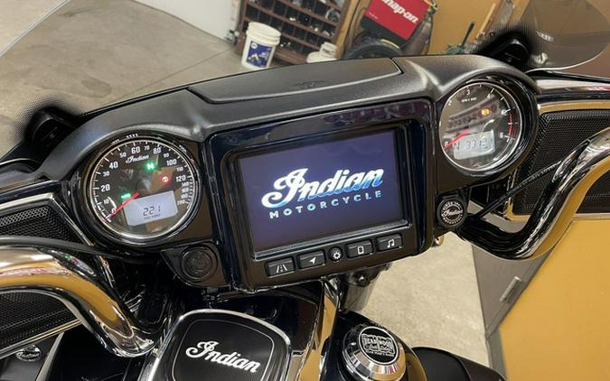 2021 Indian Roadmaster Limited Thunder Black Azure Crystal