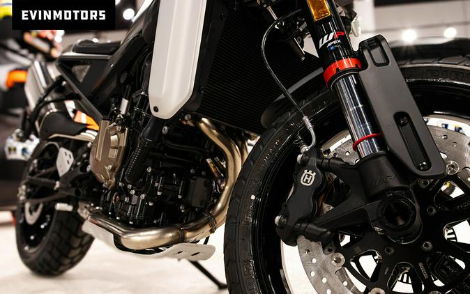 2025 Husqvarna Motorcycles SVARTPILEN 801