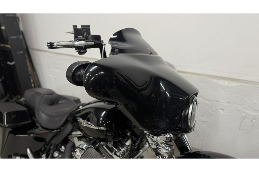 2008 Harley-Davidson® FLHX