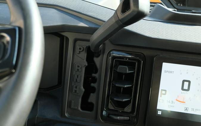 2026 CAN-AM DEFENDER MAX XT CAB HD11 WITH 1025 INCH TOUCHSCREEN