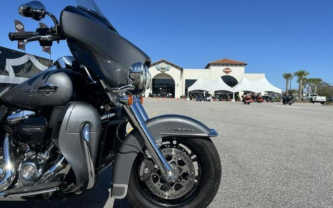2022 Harley-Davidson® FLHTCUTG - Tri Glide® Ultra