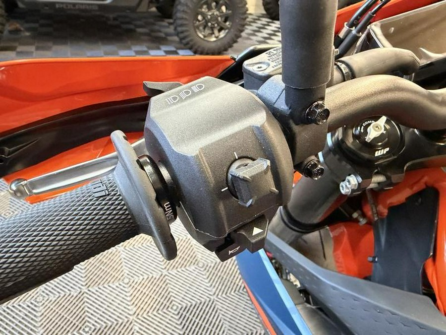 2026 KTM 690 SMC R