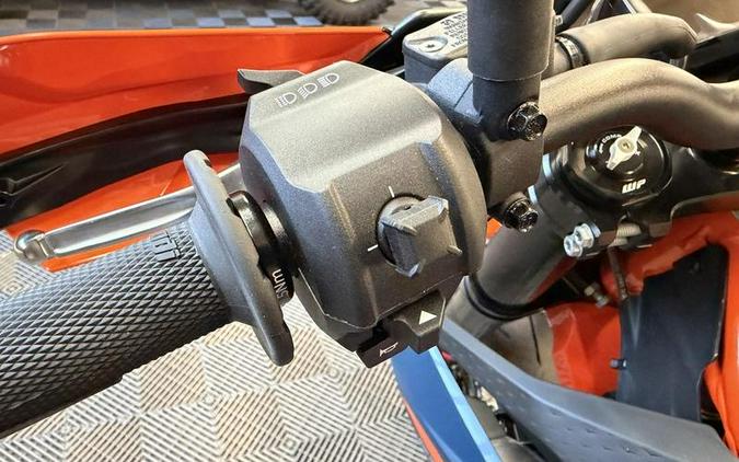 2026 KTM 690 SMC R