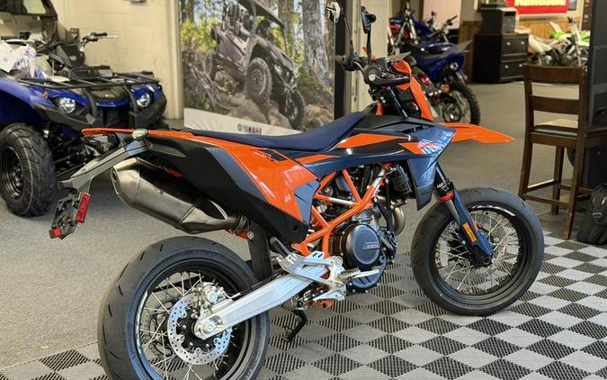 2026 KTM 690 SMC R
