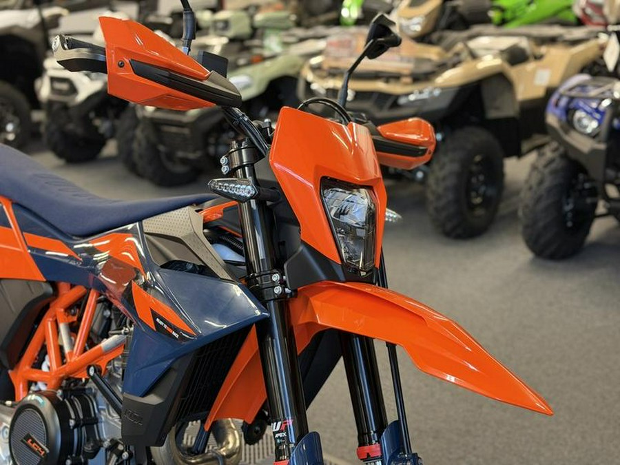 2026 KTM 690 SMC R