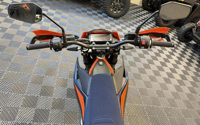 2026 KTM 690 SMC R
