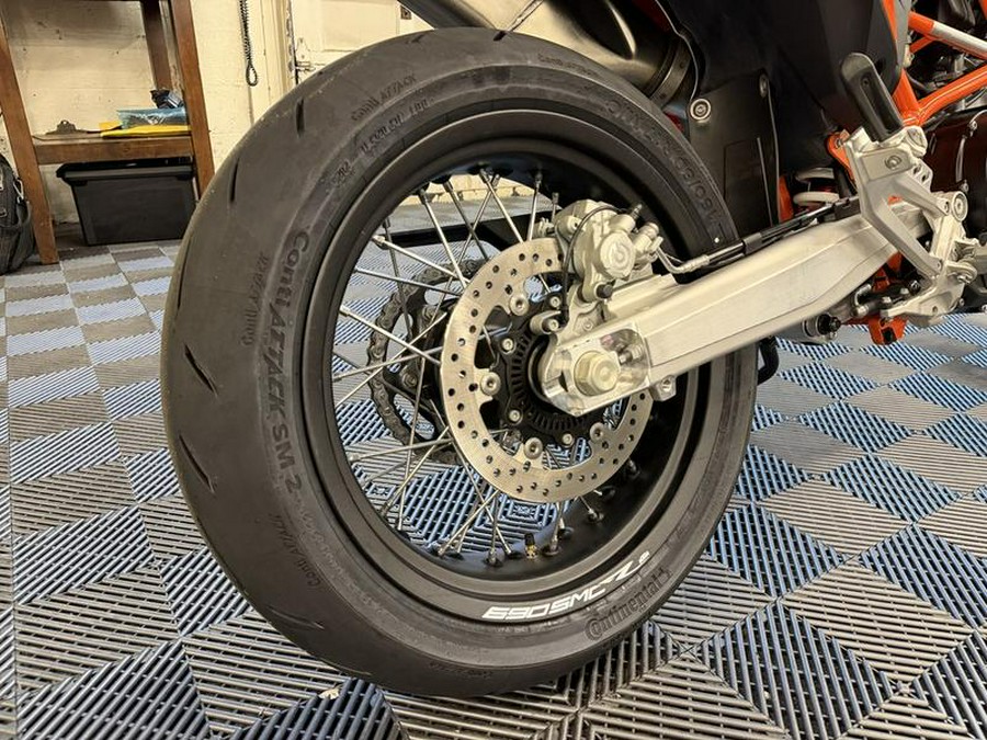 2026 KTM 690 SMC R