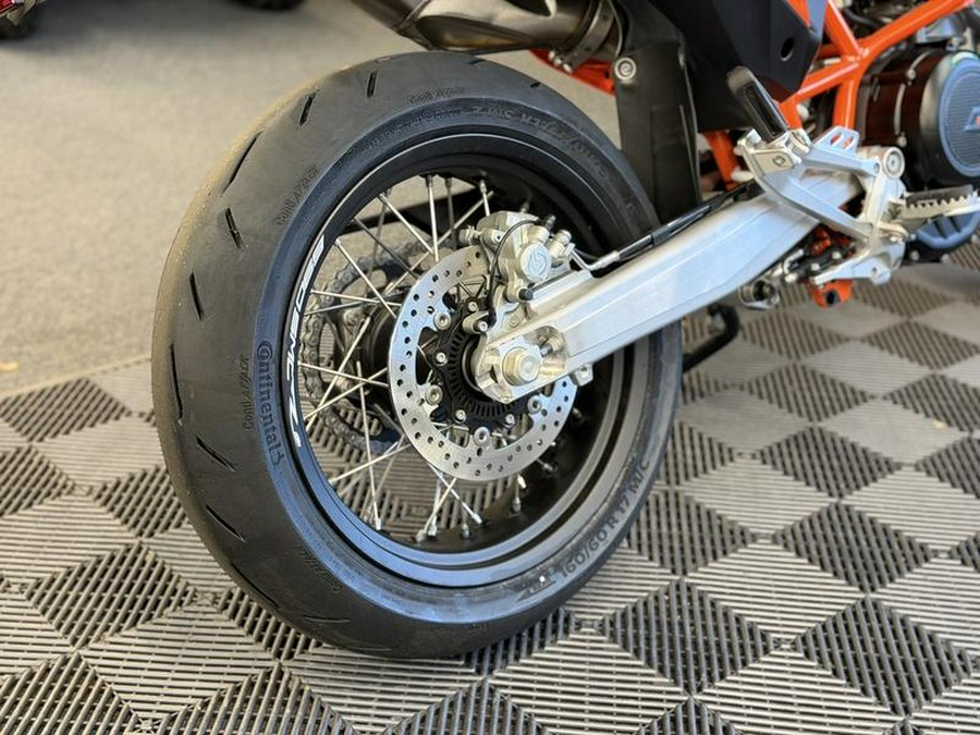 2026 KTM 690 SMC R