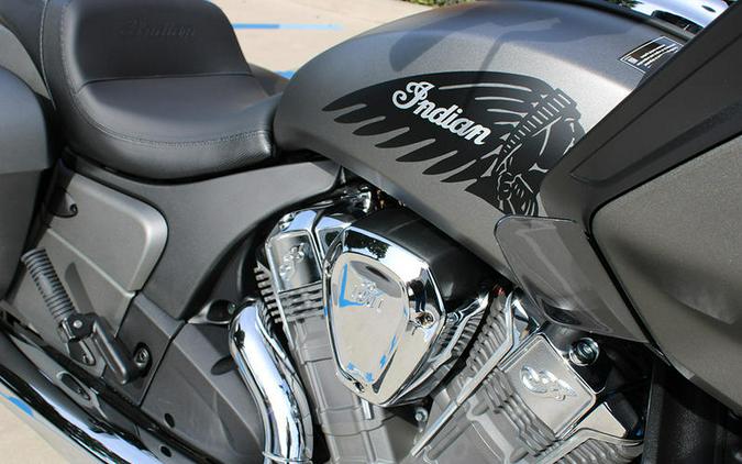 2024 Indian Motorcycle® Challenger® Titanium Smoke