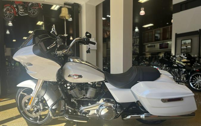 2024 Harley-Davidson Road Glide® WHITE ONYX PRL