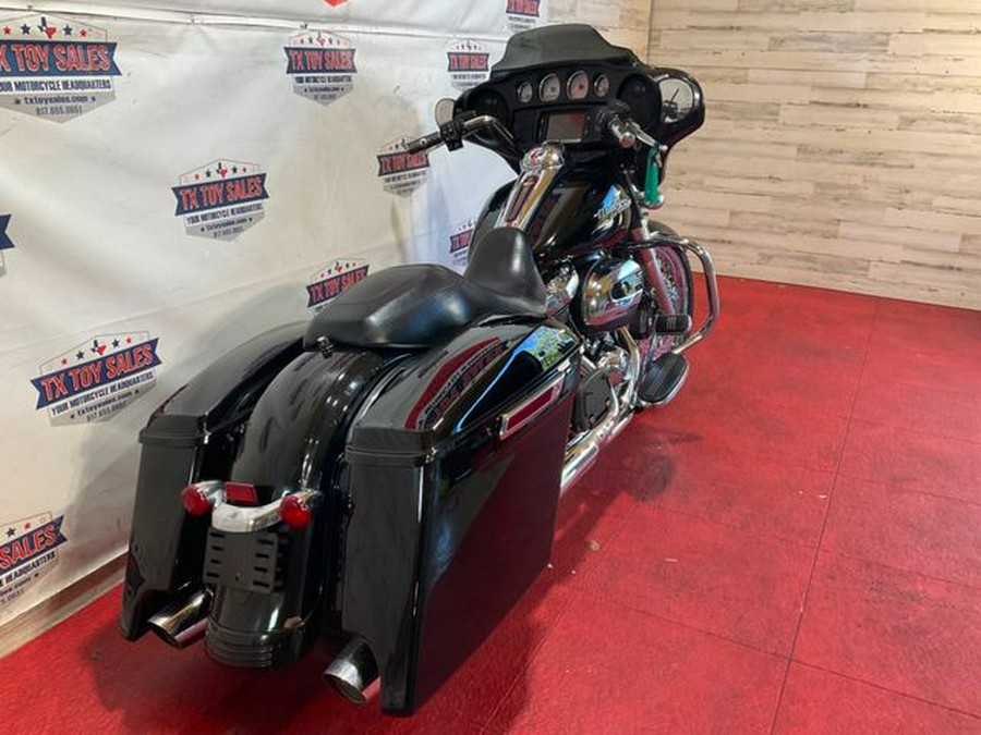 2018 Harley-Davidson Street Glide Base