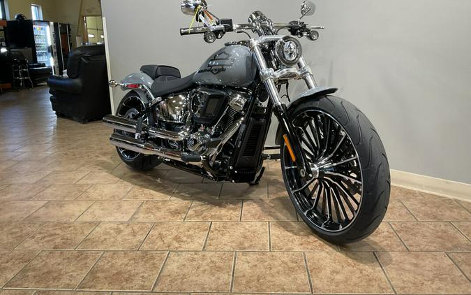 2026 Harley-Davidson® Breakout® Dark Billiard Gray Chrome Trim FXBR