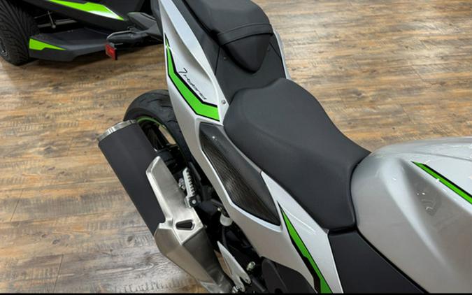 2024 Kawasaki Ninja 7 Hybrid ABS