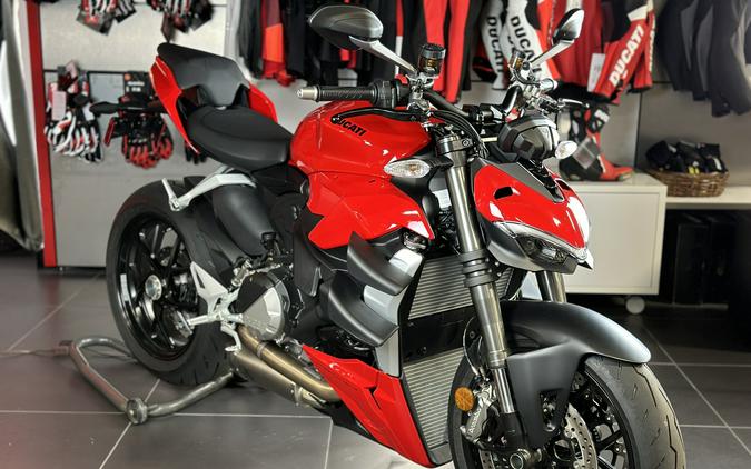 2024 Ducati STREETFIGHTER V2