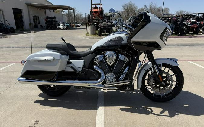 2025 Indian Motorcycle® Challenger® Limited Ghost White Metallic with Black Metallic