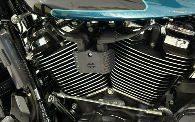 2026 Harley-Davidson® Road Glide® Teal Thunder / Vivid Black - Black