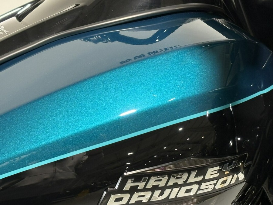 2026 Harley-Davidson® Road Glide® Teal Thunder / Vivid Black - Black