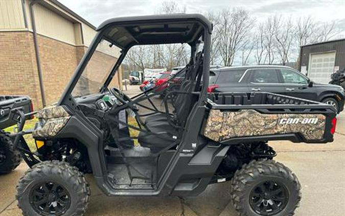 2023 Can-Am Defender XT HD10