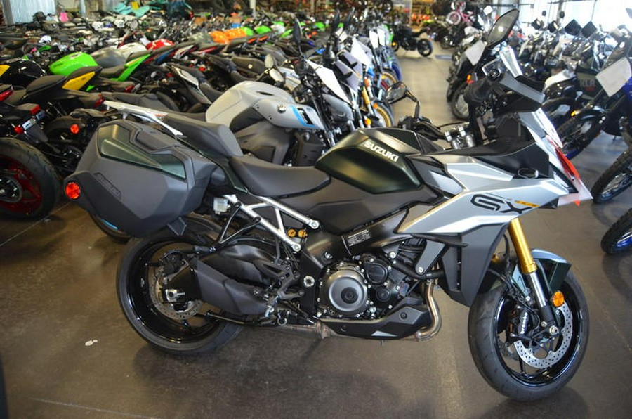 2024 Suzuki GSX-S1000GX Plus