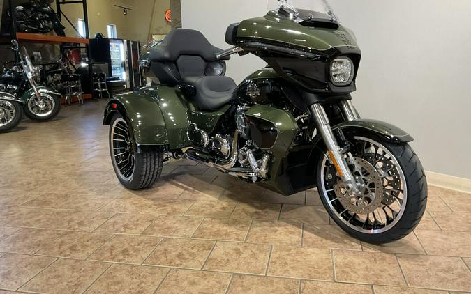 2026 Harley-Davidson® Street Glide 3 Limited Olive Steel Metallic / Vivid Black Chrome Trim FLHLT