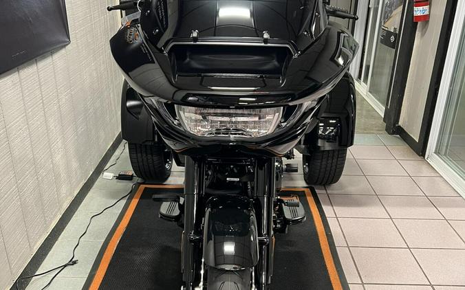 2026 Harley-Davidson® Road Glide 3 Vivid Black
