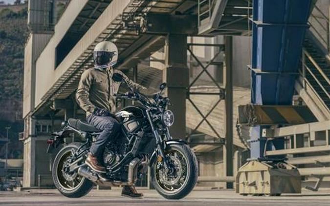 2025 Yamaha XSR700