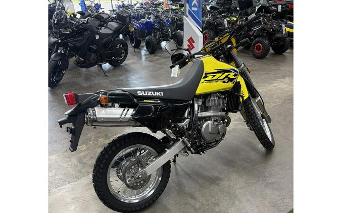2027 DR650SEM7 - Suzuki