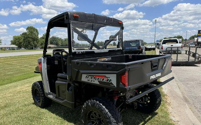 2019 Polaris® Ranger XP® 900 EPS Premium Silver Pearl