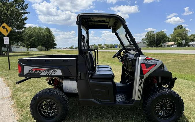 2019 Polaris® Ranger XP® 900 EPS Premium Silver Pearl