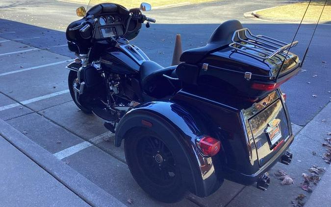 2017 Harley-Davidson® FLHTCUTG - Tri Glide® Ultra