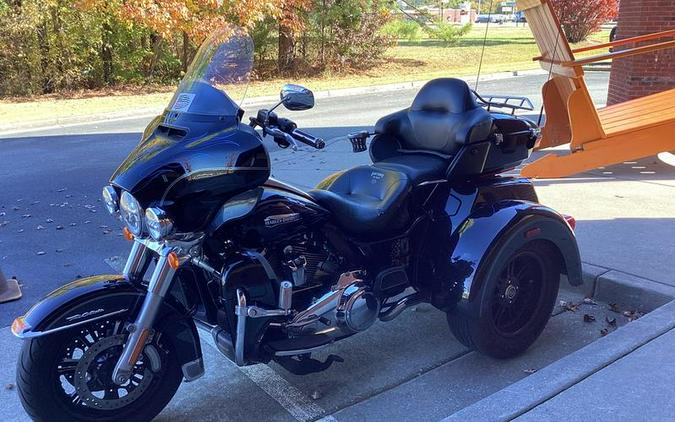 2017 Harley-Davidson® FLHTCUTG - Tri Glide® Ultra