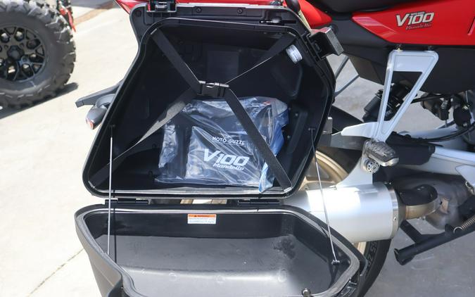 2023 Moto Guzzi V100 Mandello