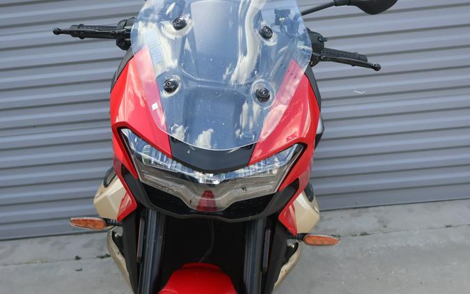 2023 Moto Guzzi V100 Mandello