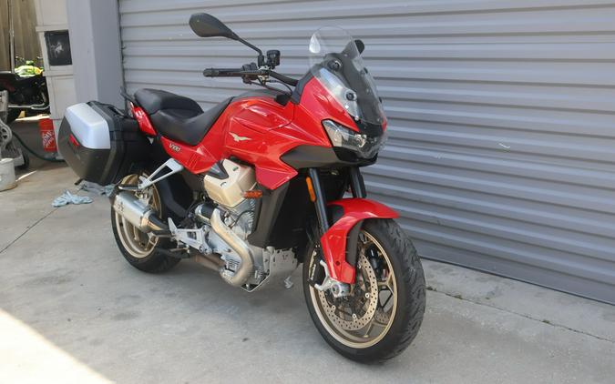 2023 Moto Guzzi V100 Mandello