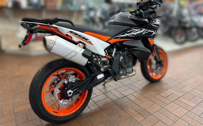 2024 KTM 890 SMT