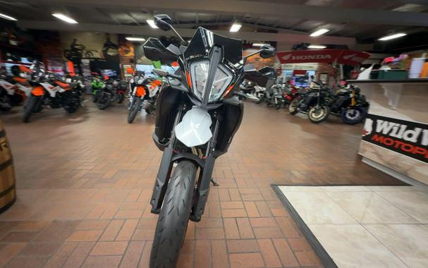 2024 KTM 890 SMT