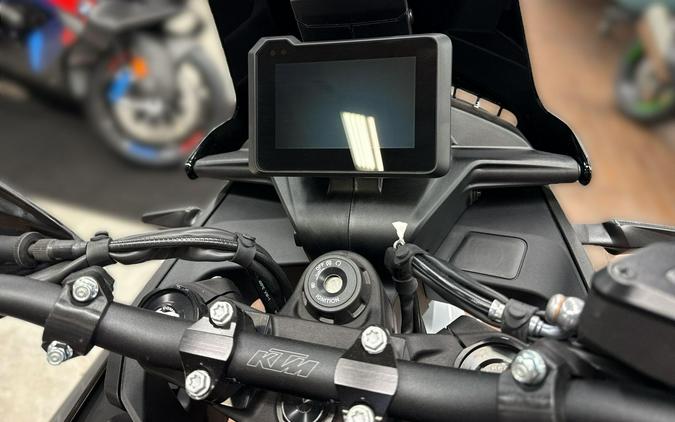 2024 KTM 890 SMT