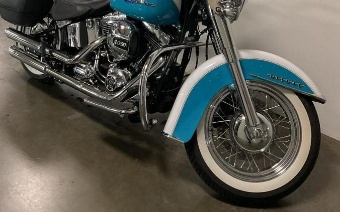 2017 Harley-Davidson® Softail® Deluxe Two-Tone Crushed Ice Pearl/Frosted Teal Pearl