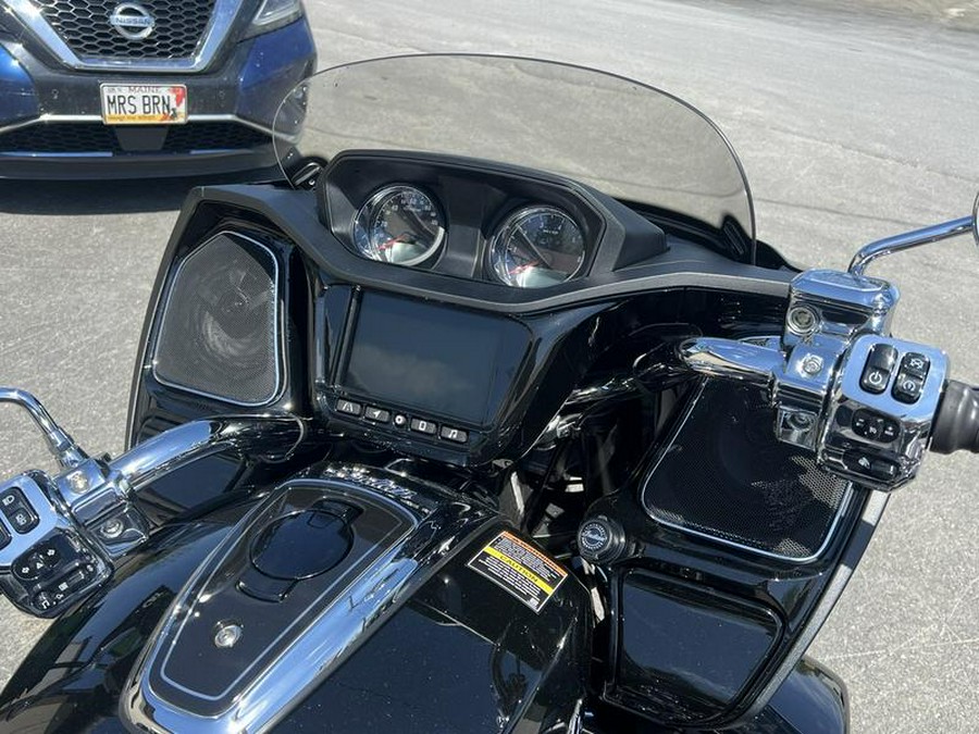 2023 Indian Motorcycle® Pursuit Limited with Premium Package Black Metallic