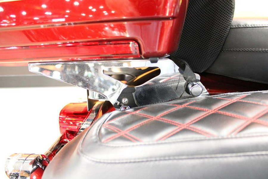 2010 Harley-Davidson® FLHTC - Electra Glide® Classic