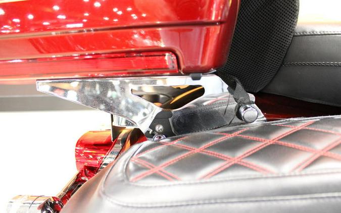 2010 Harley-Davidson® FLHTC - Electra Glide® Classic