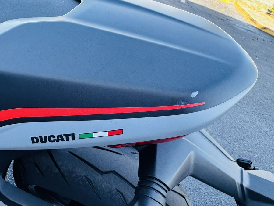 2019 Ducati Monster 821 Stealth
