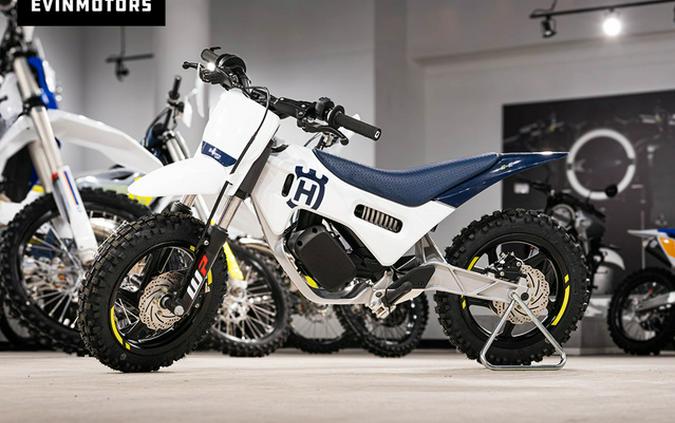 2025 Husqvarna Motorcycles EE 2