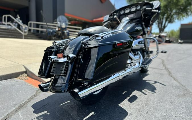 FLHX 2019 Street Glide®