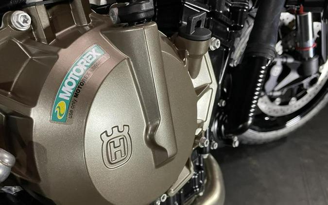 2025 Husqvarna® Svartpilen 801
