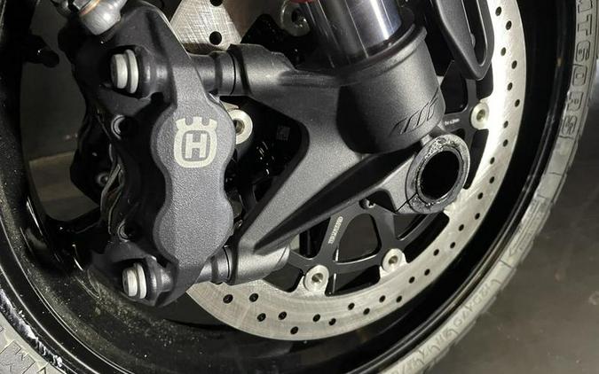 2025 Husqvarna® Svartpilen 801